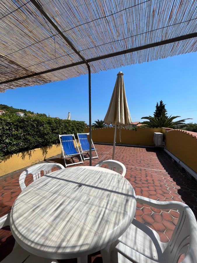 Residence Pian Dei Boschi ปิเอตราลิกูเร ภายนอก รูปภาพ