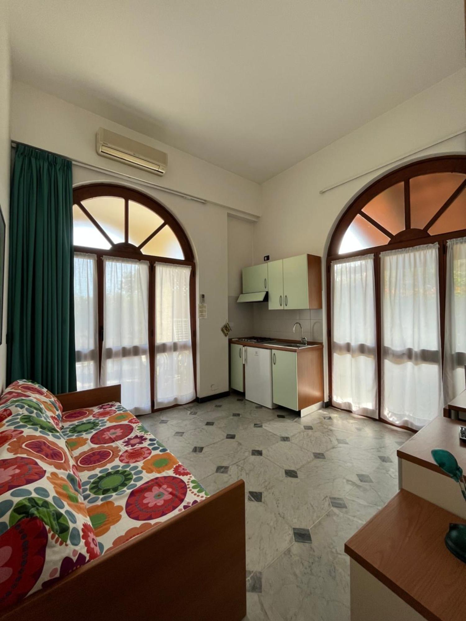 Residence Pian Dei Boschi ปิเอตราลิกูเร ภายนอก รูปภาพ